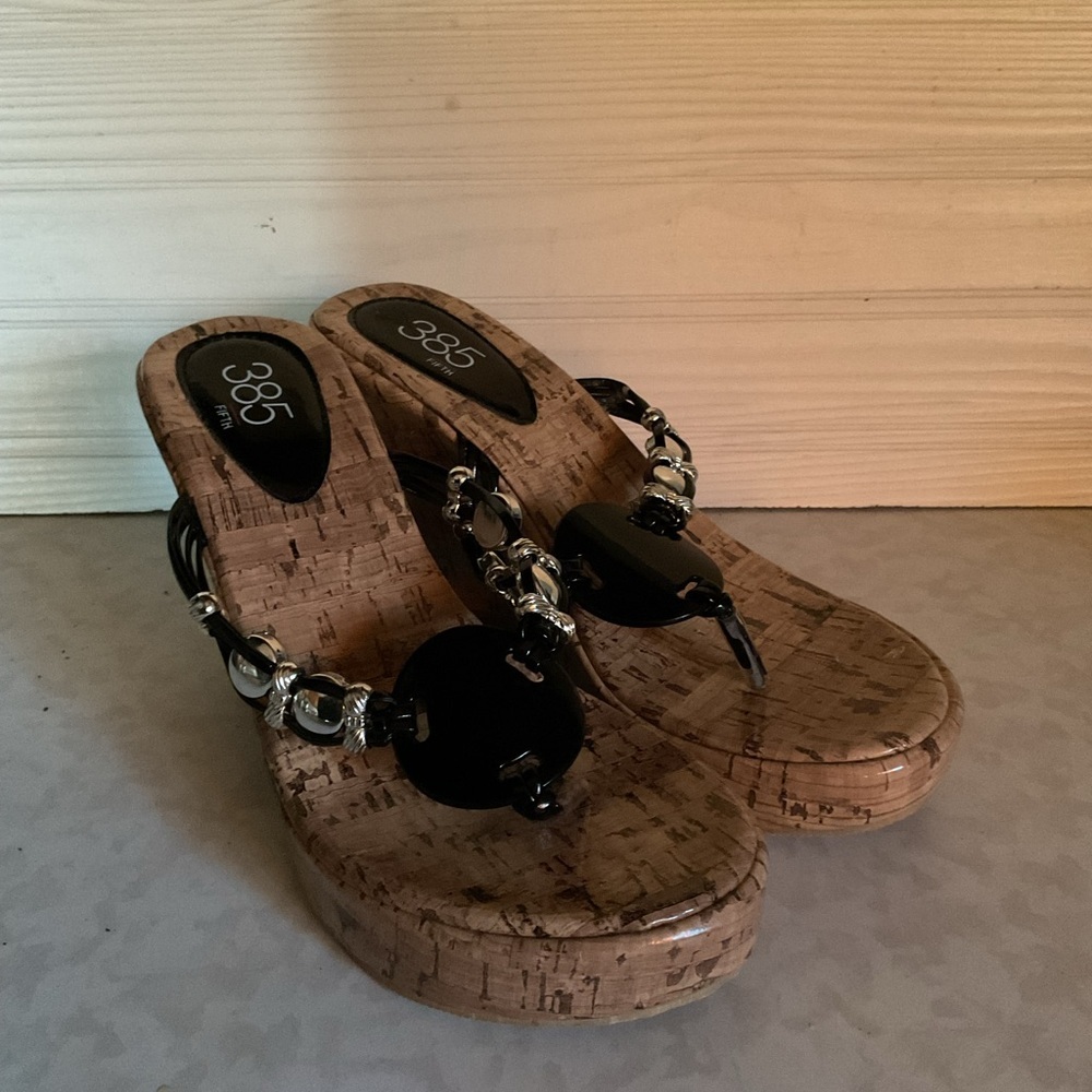 385 Fifth Black and Tan Women's Wedge Sandals 4 inch heel size 9